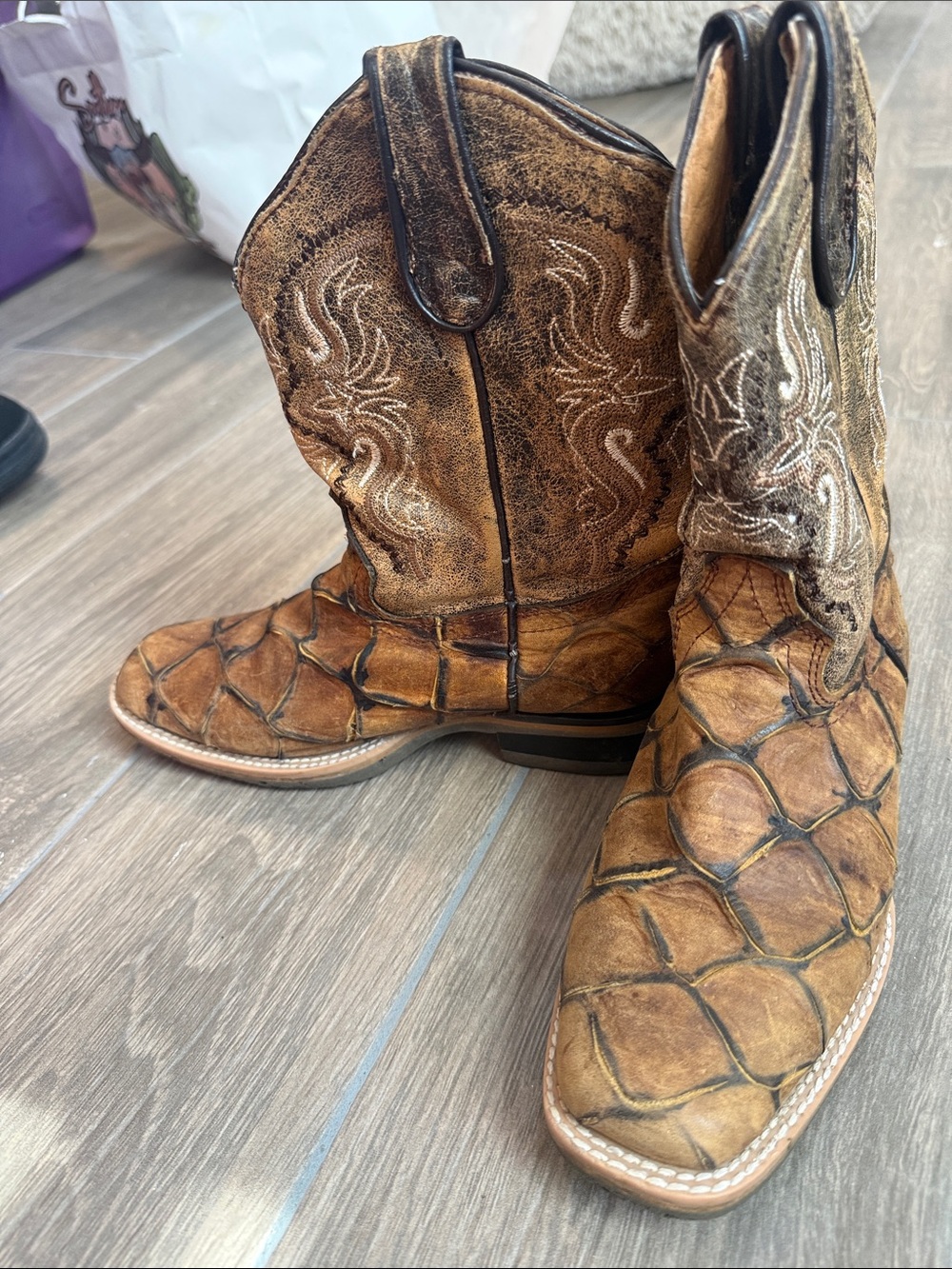 Kids Distressed Brown Western-Style Cowboy Boots